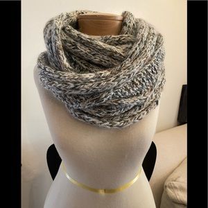LUISA BRINI infinity knit scarf, new without tags, made in Italy